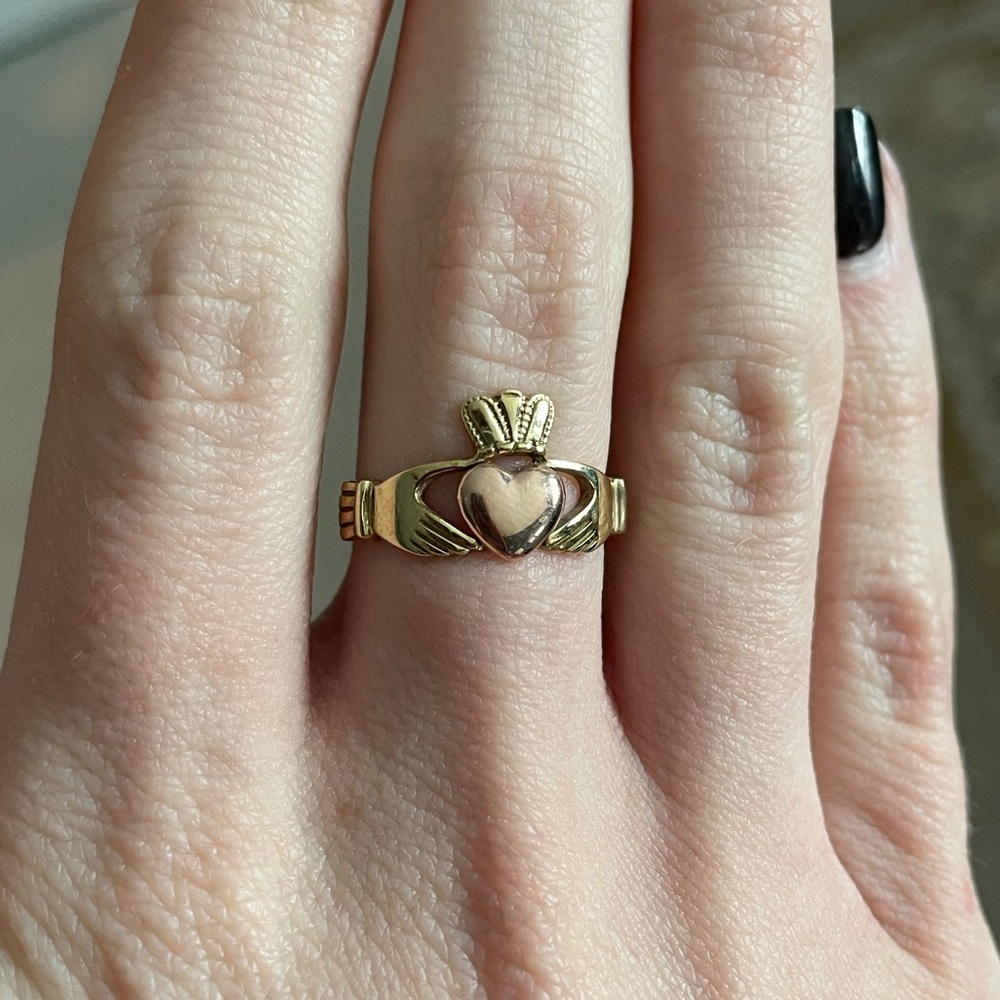 10K Gold Claddagh Ring size 5